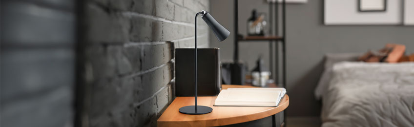 Lampa të ngarkueshme për tavolina Lampa të ngarkueshme për tavolina